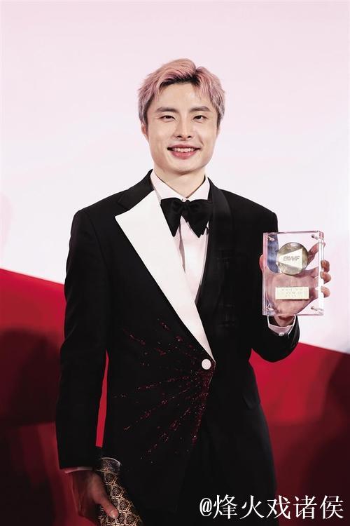 石宇奇荣获世界羽联年度最佳男单选手 石宇奇荣获世界羽联年度最佳男单选手