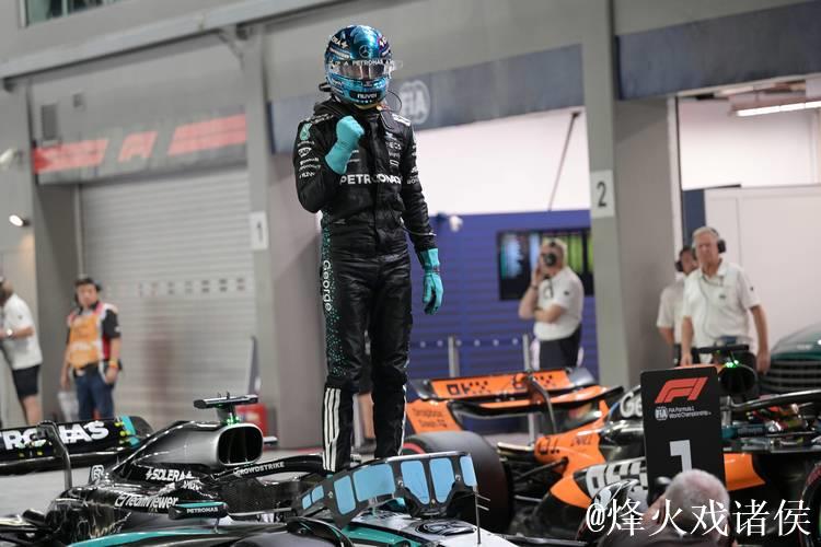 F1新加坡站排位赛:拉塞尔摘下杆位,维斯塔潘位列第二 F1新加坡站排位赛:拉塞尔摘下杆位,维斯塔潘位列第二